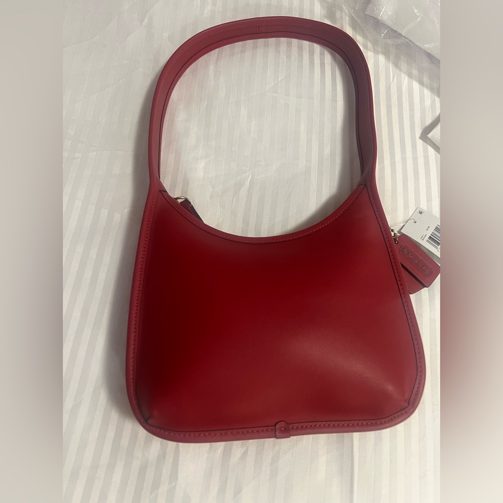 Coach Curve Zip ❌SOLD❌
